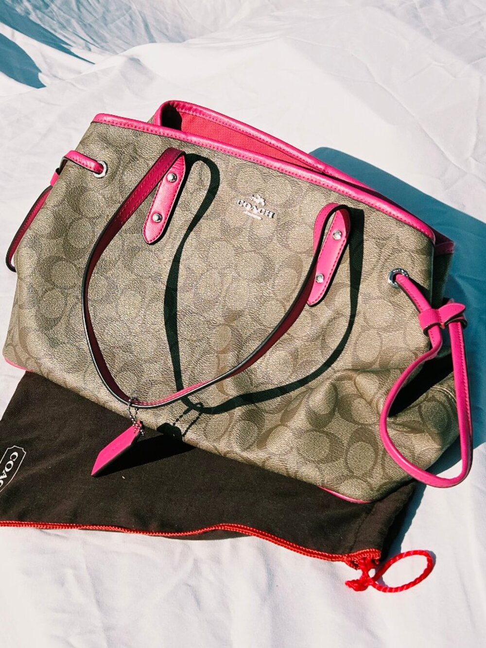 Authentic Coach Signature Drawstring Carry All Tote Pink Leather CC Print Bag
